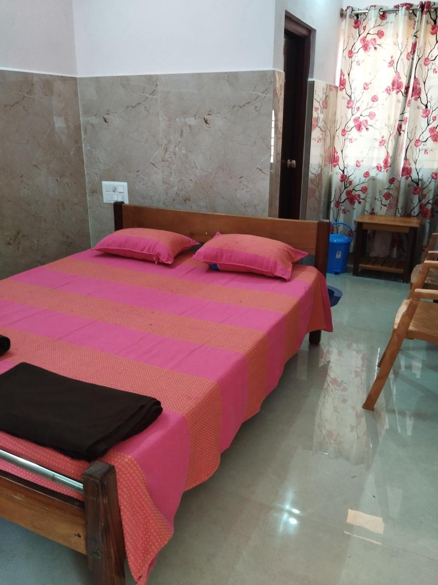 Vanasiri Cottage Dharmastala الغرفة الصورة